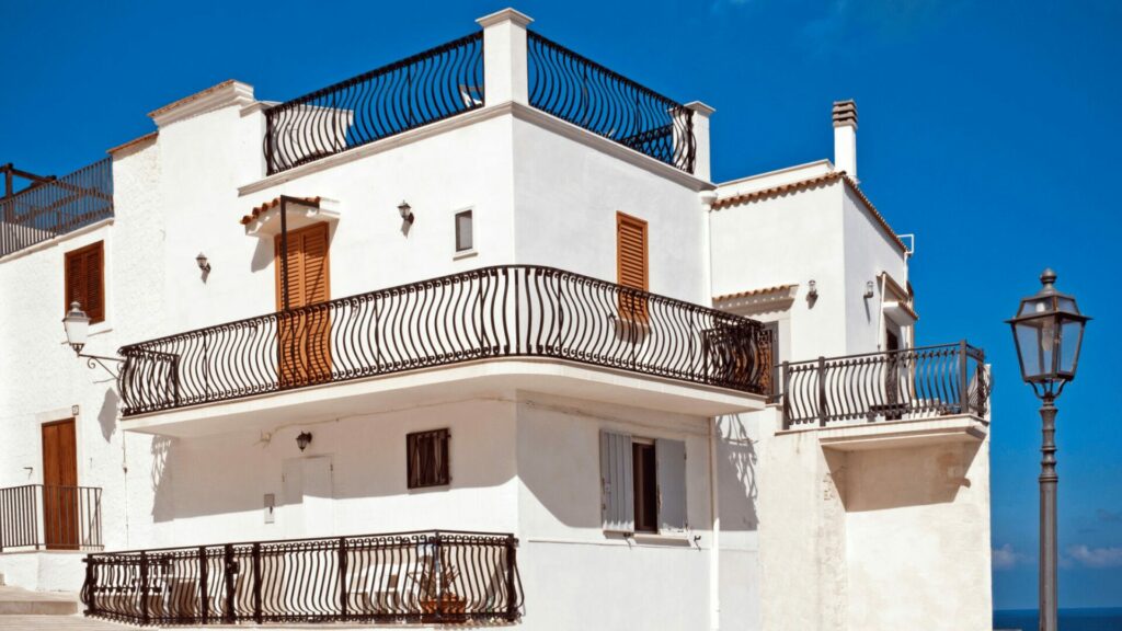 manutenzione-infissi-casa-al-mare-chemicalroadmaster