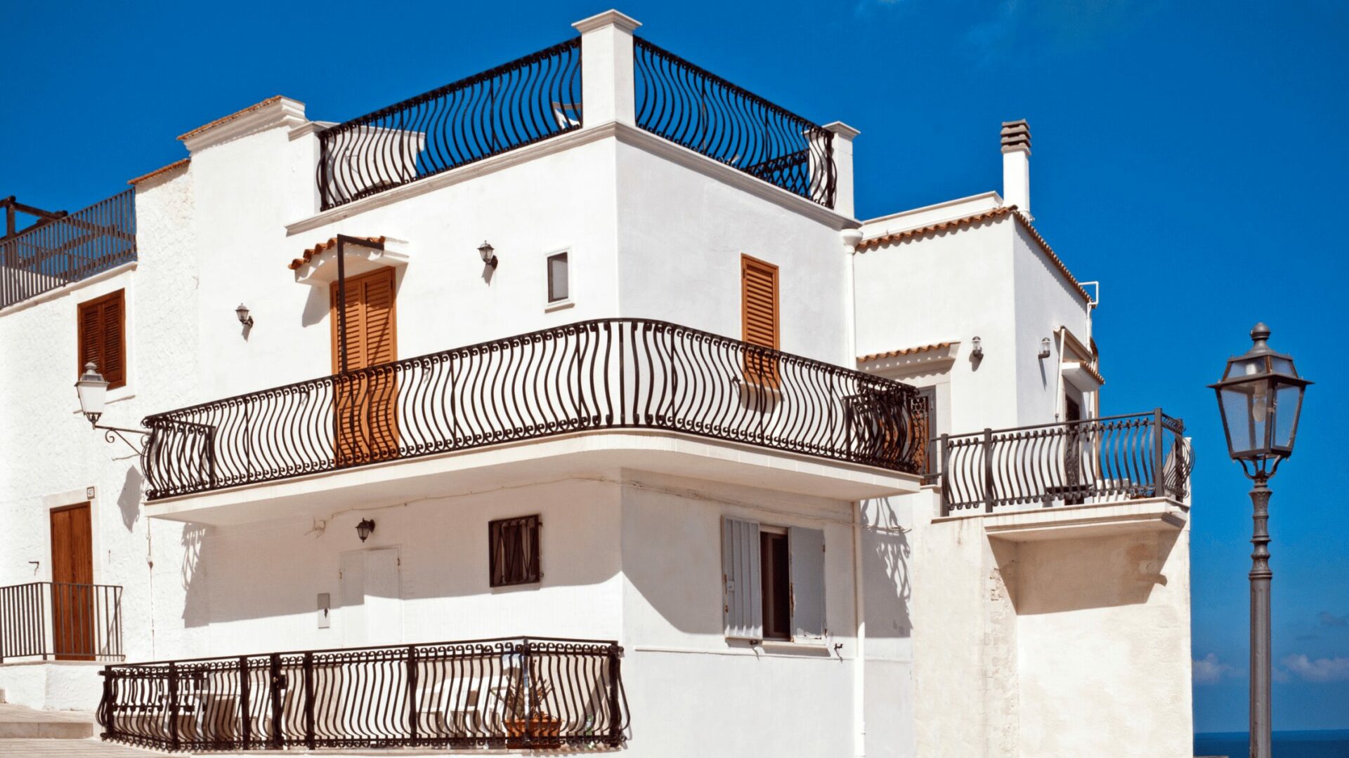 manutenzione-infissi-casa-al-mare-chemicalroadmaster